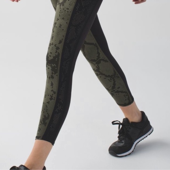 Women’s lululemon leggings - Picture 11 of 12